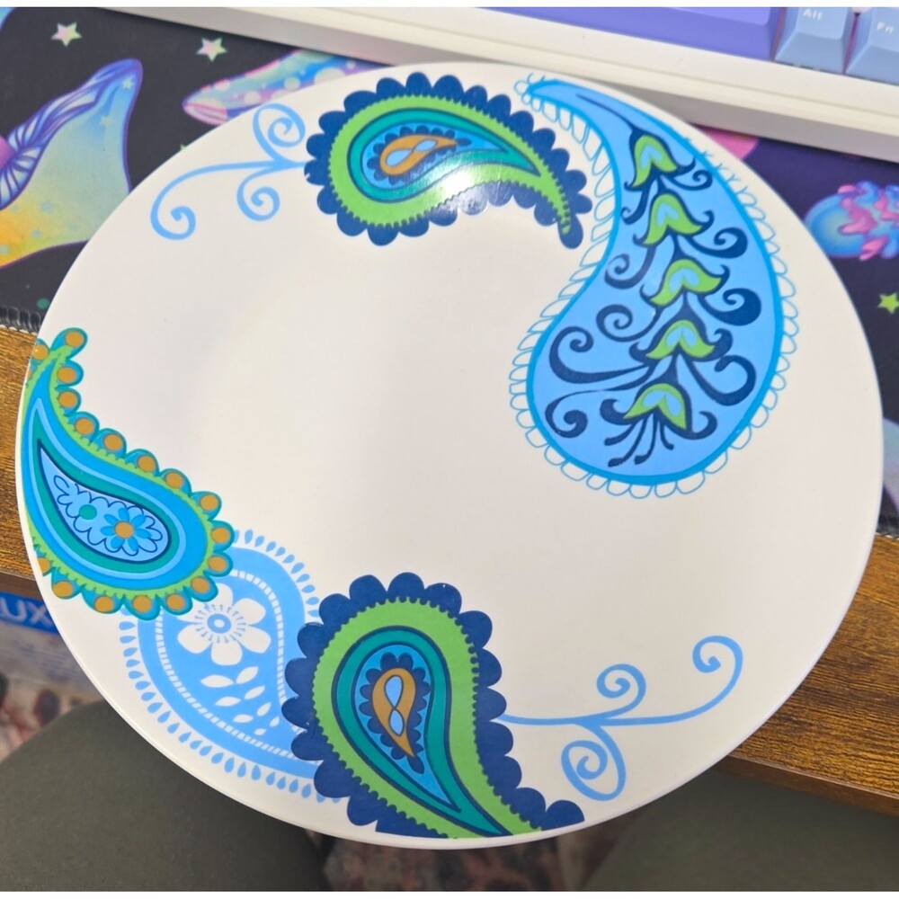 Royal Norfolk  White with Blue & Green Paisley Pattern